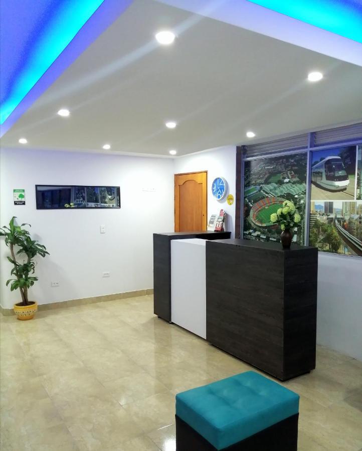 Aqua Lux Hotel